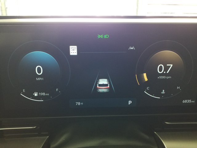 Certified 2025 Hyundai Kona Limited AWD/4WD image 10