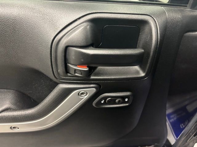 Used 2016 Jeep Wrangler Unlimited Sahara w/ Max Tow Package image 12