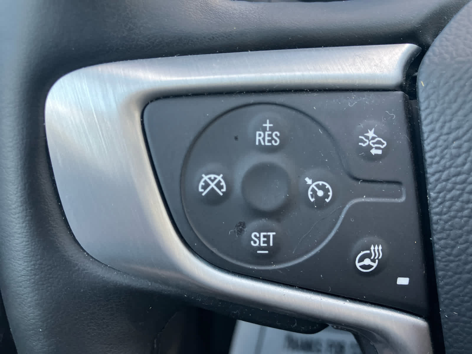 Used 2024 GMC Terrain SLT w/ Tech Package FWD image 19