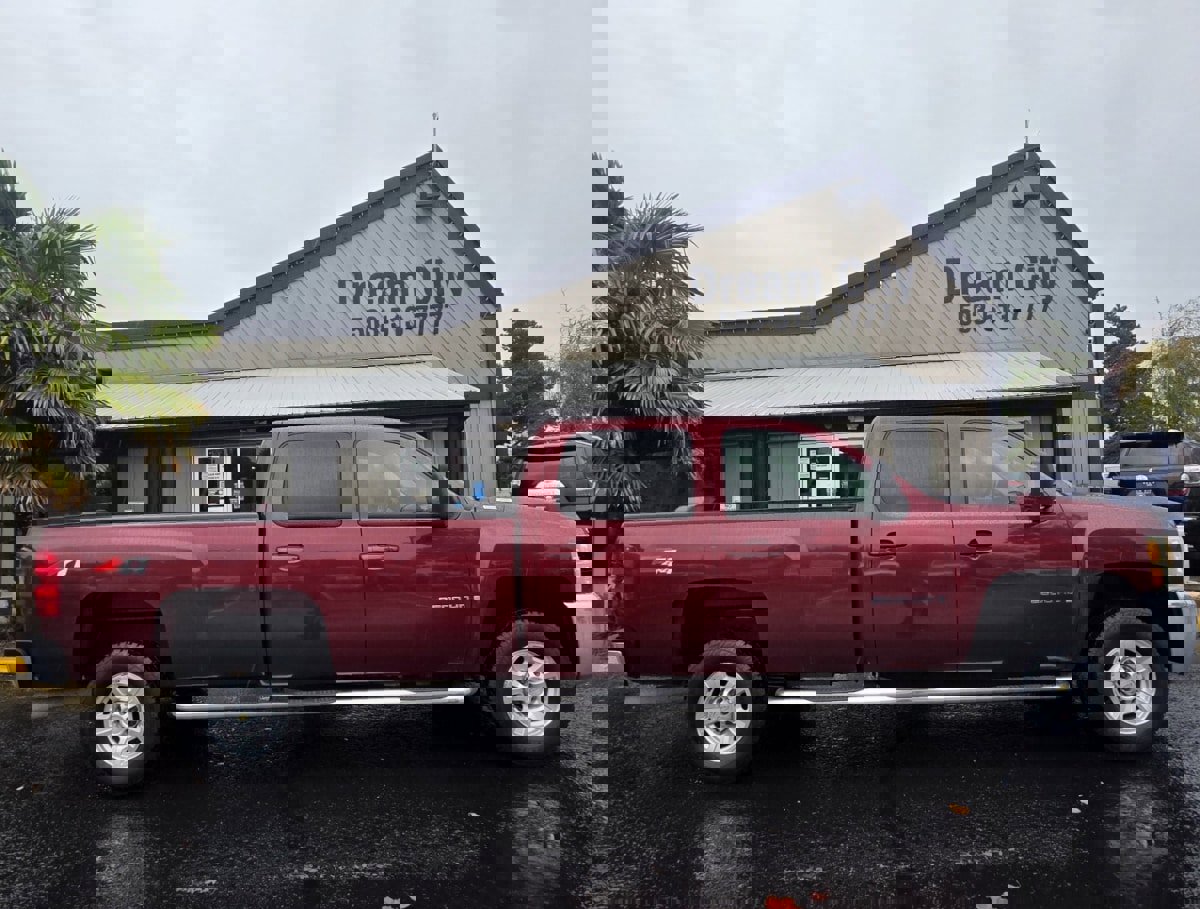 Used 2008 Chevrolet Silverado 2500 LTZ w/ Sun And Navigation Package image 2