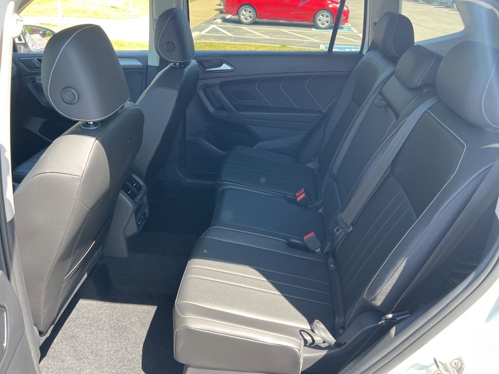 Used 2022 Volkswagen Tiguan SE AWD/4WD image 24