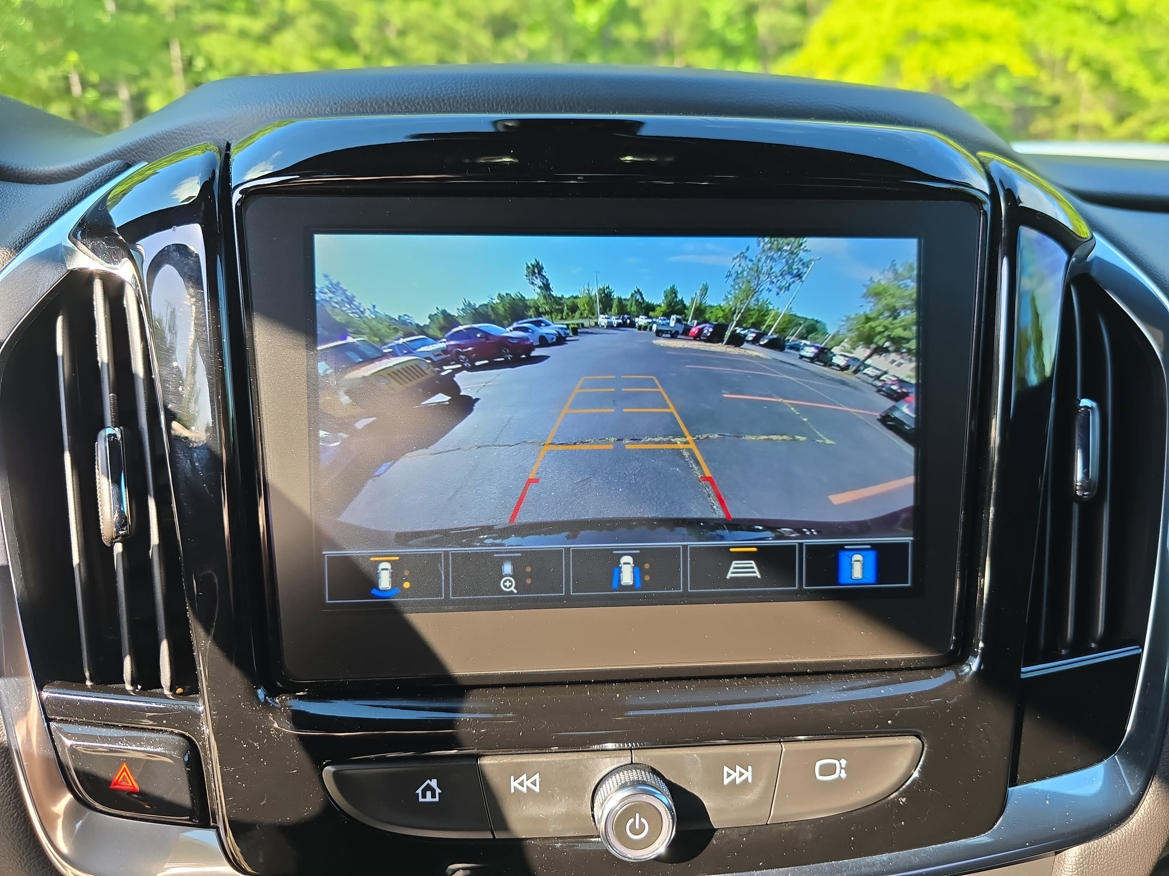 Used 2023 Chevrolet Traverse RS FWD image 24