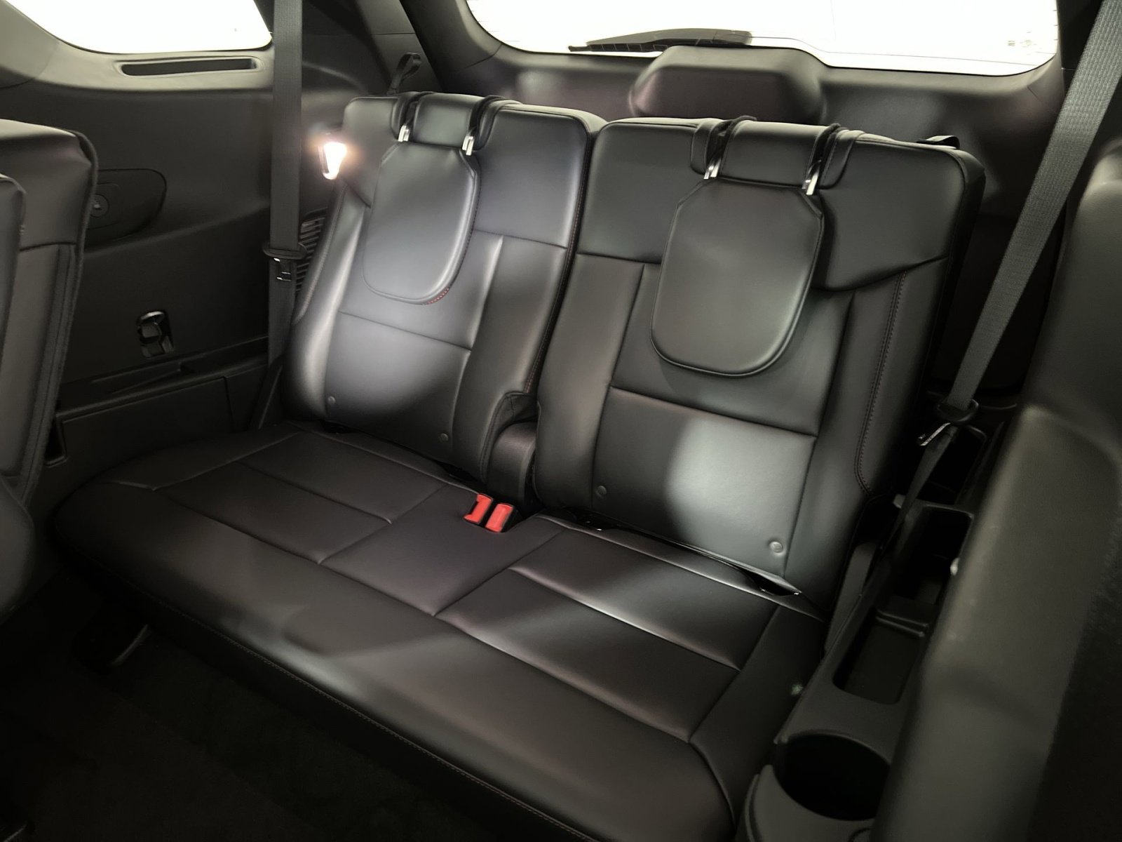 Used 2025 Ford Explorer ST-Line w/ Premium Package image 26