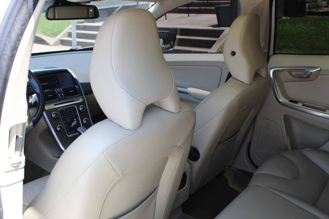 Used 2015 Volvo XC60 T6 Premier Plus AWD/4WD image 11
