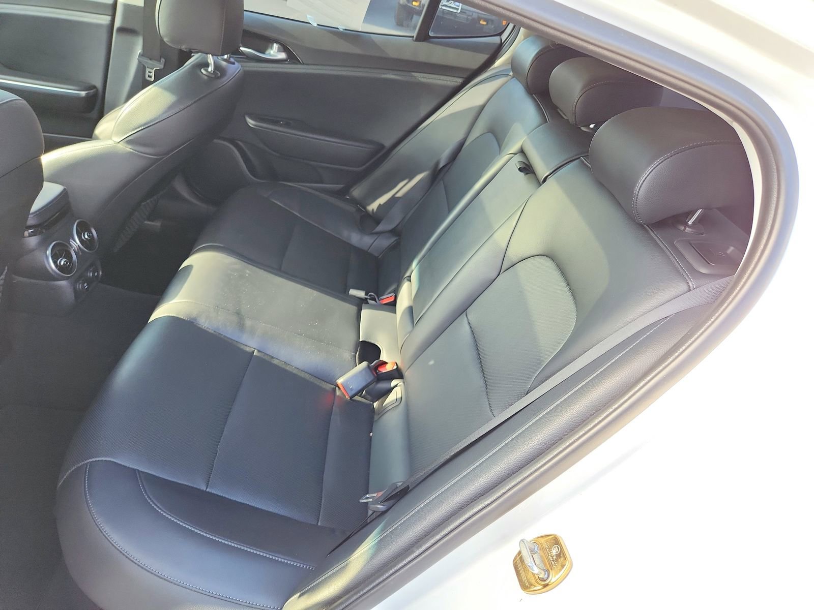 Used 2018 Kia Stinger Premium image 22