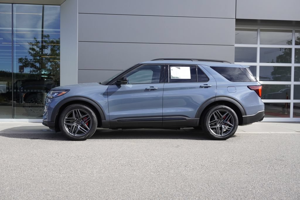 Used 2025 Ford Explorer ST w/ Sun And Sound Package AWD/4WD image 8