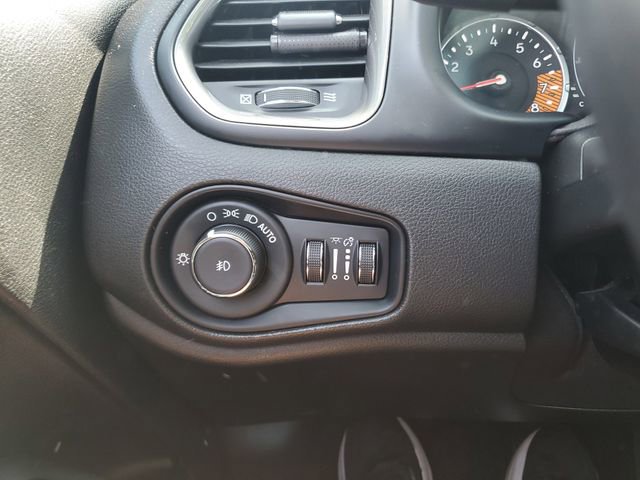 Used 2023 Jeep Renegade Latitude w/ Premium Group AWD/4WD image 20