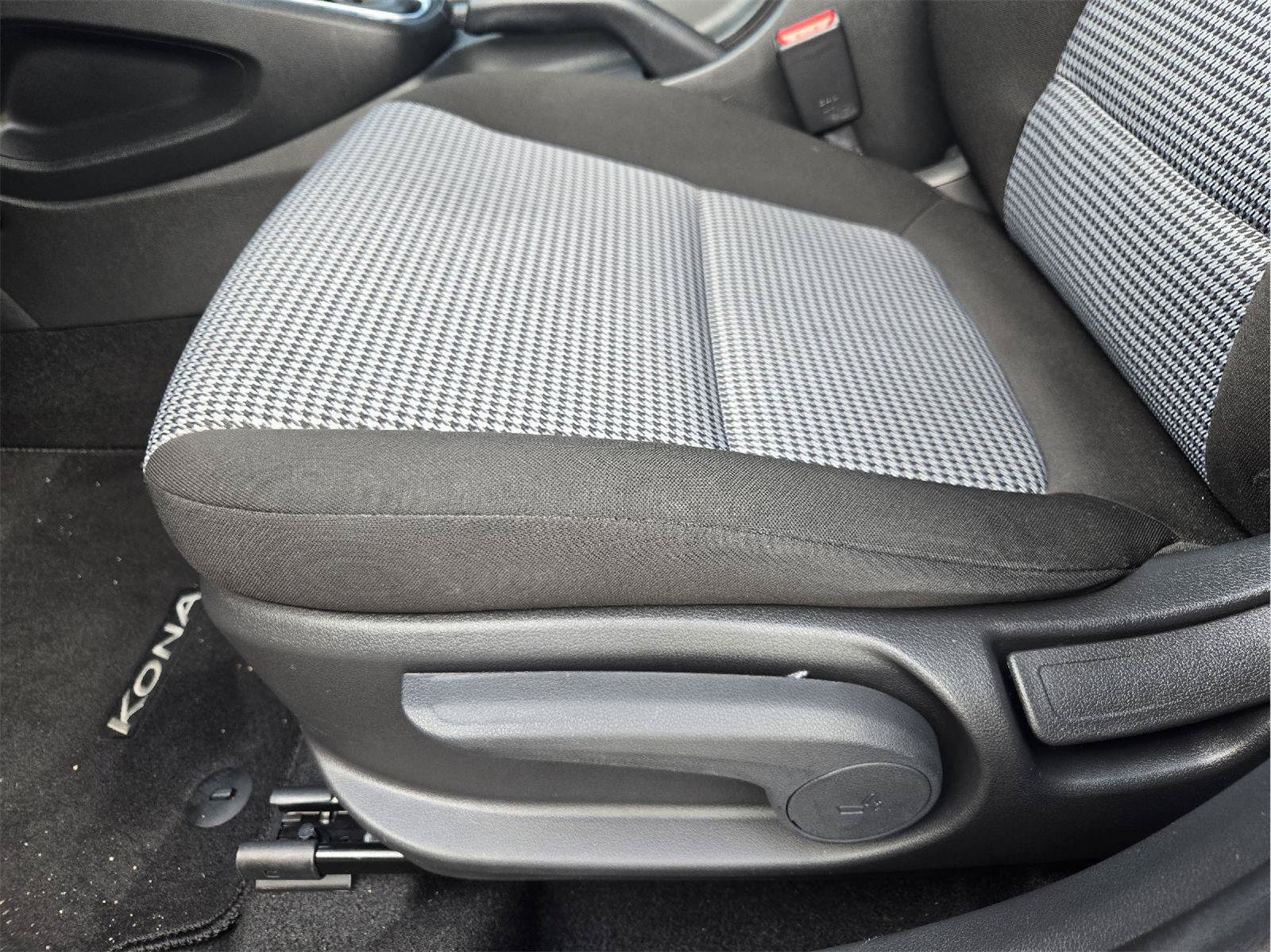 Used 2022 Hyundai Kona SE w/ Cargo Package FWD image 20