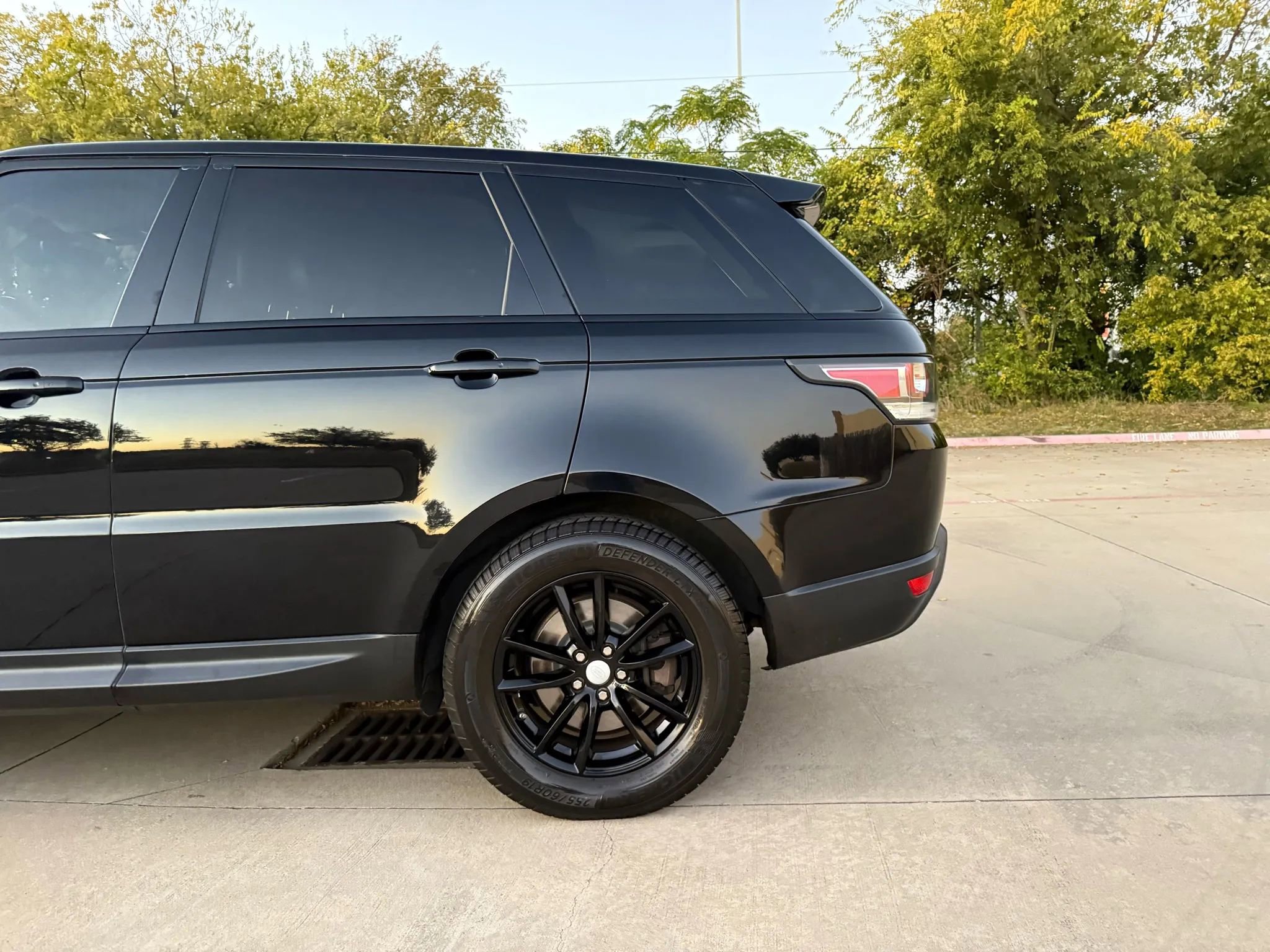 Used 2017 Land Rover Range Rover Sport SE image 15