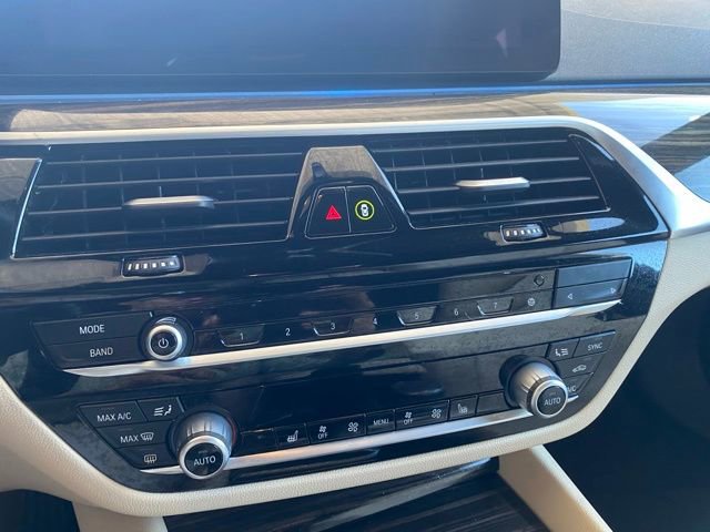 Used 2023 BMW 530e w/ Premium Package RWD image 23