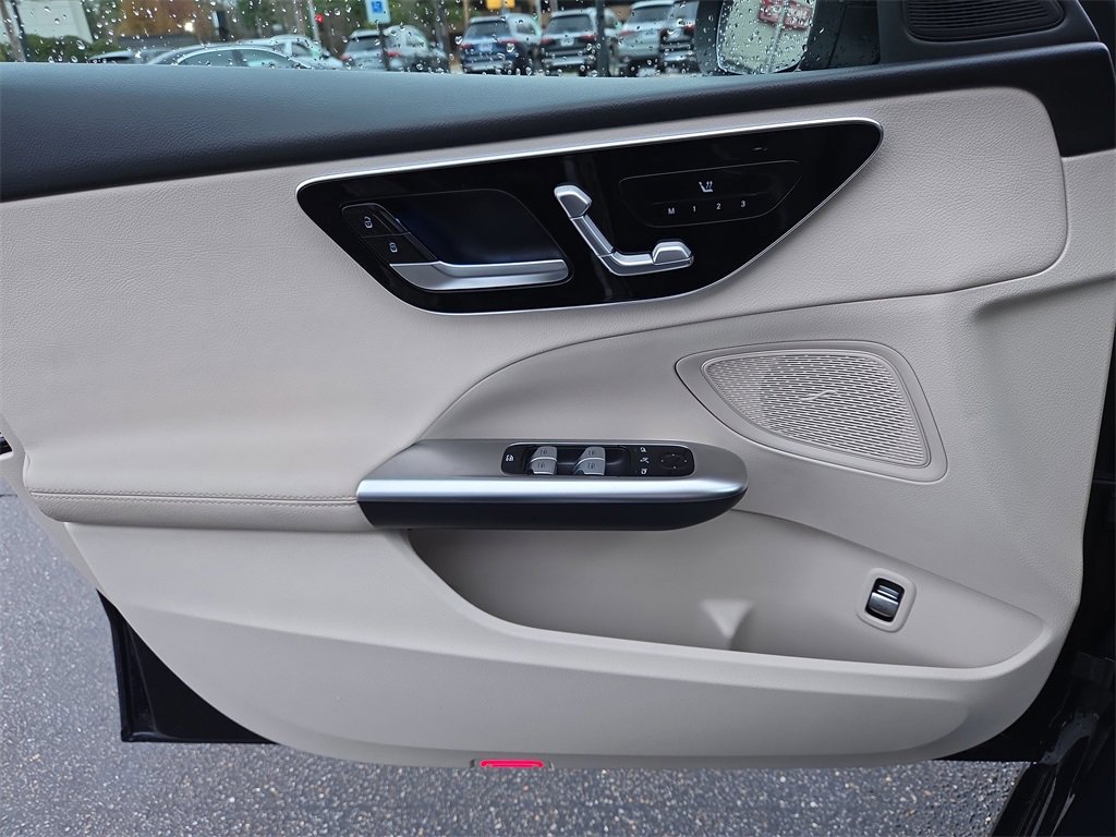 Certified 2022 Mercedes-Benz C 300 4MATIC Sedan image 19