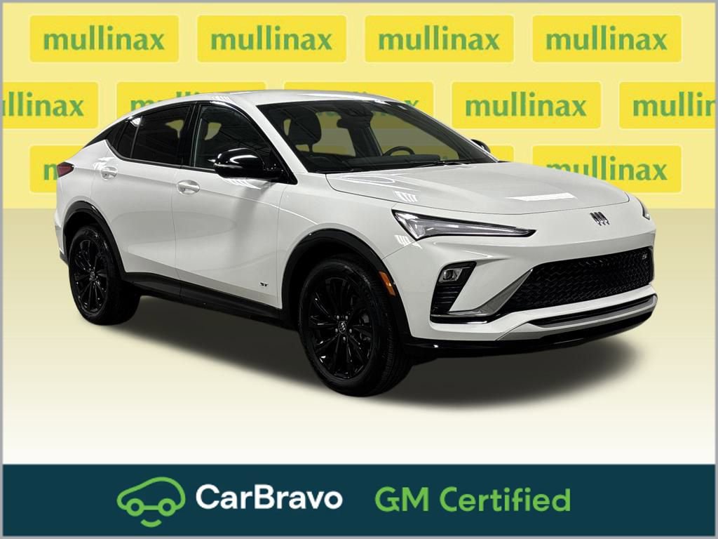 Used 2025 Buick Envista Sport Touring image 1