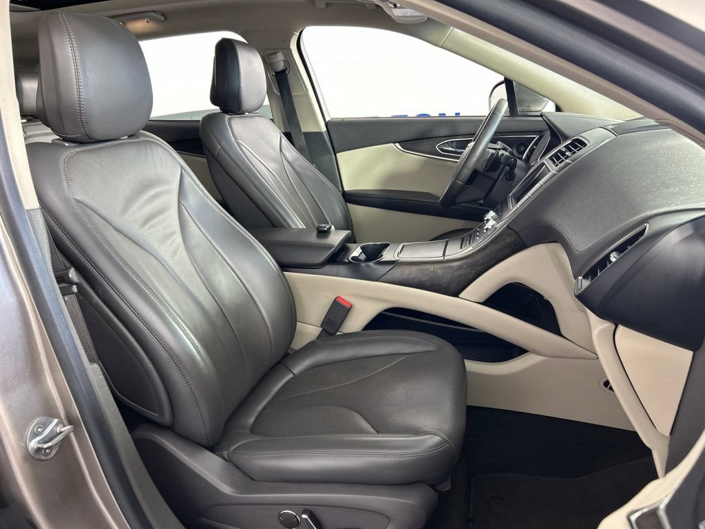 Used 2020 Lincoln Nautilus Reserve FWD image 25