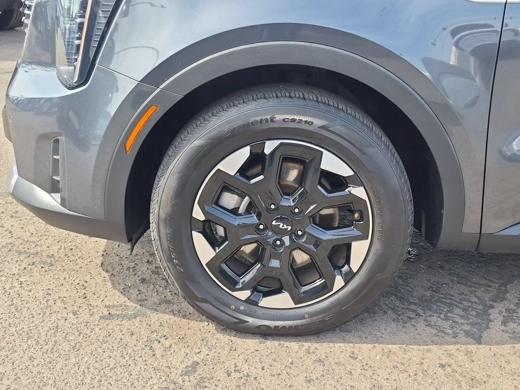 Certified 2024 Kia Sorento S FWD image 33