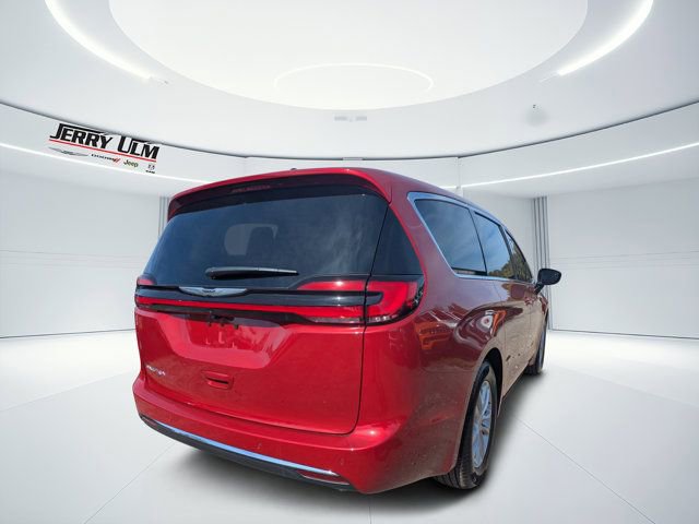 New 2026 Chrysler Pacifica Select FWD image 3