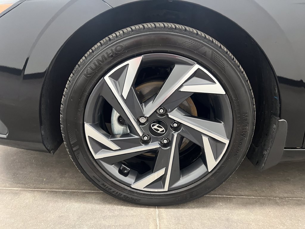 Used 2025 Hyundai Elantra Sport FWD image 28