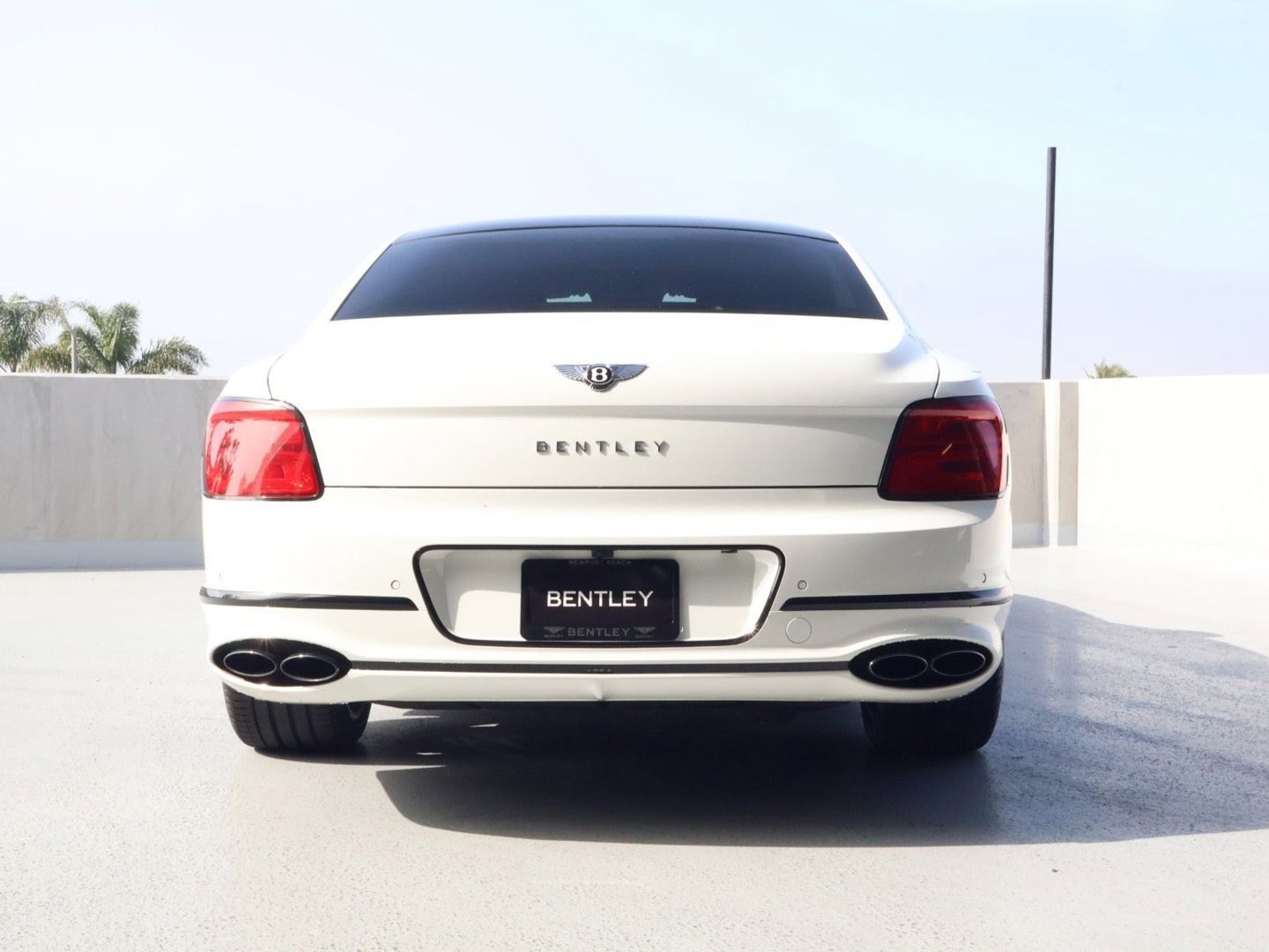 Certified 2022 Bentley Flying Spur V8 image 11