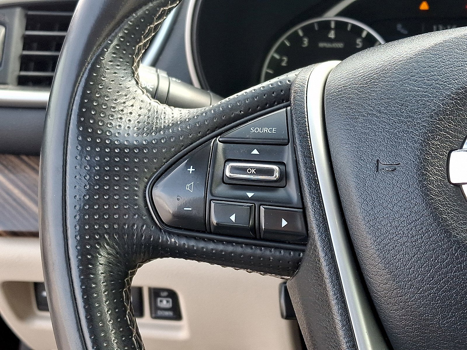 Used 2016 Nissan Maxima Platinum w/ Interior Lighting Package FWD image 20