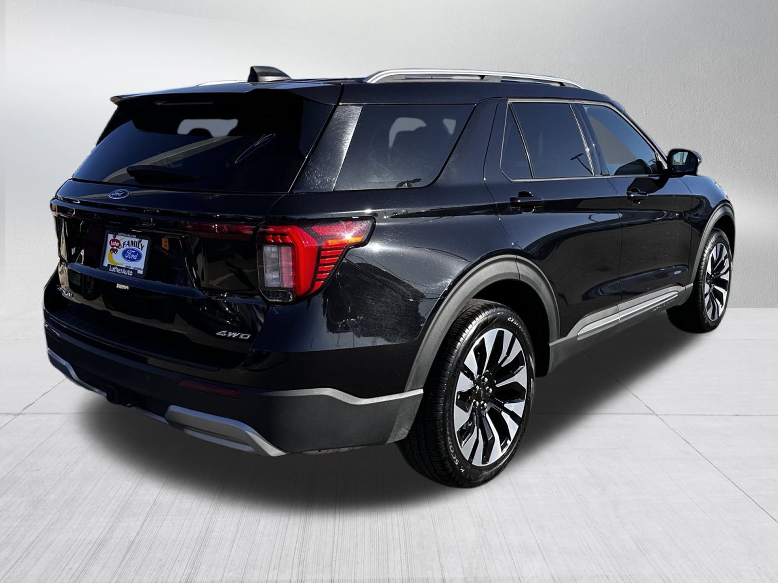 Certified 2025 Ford Explorer Platinum w/ LUX Leather Package image 7