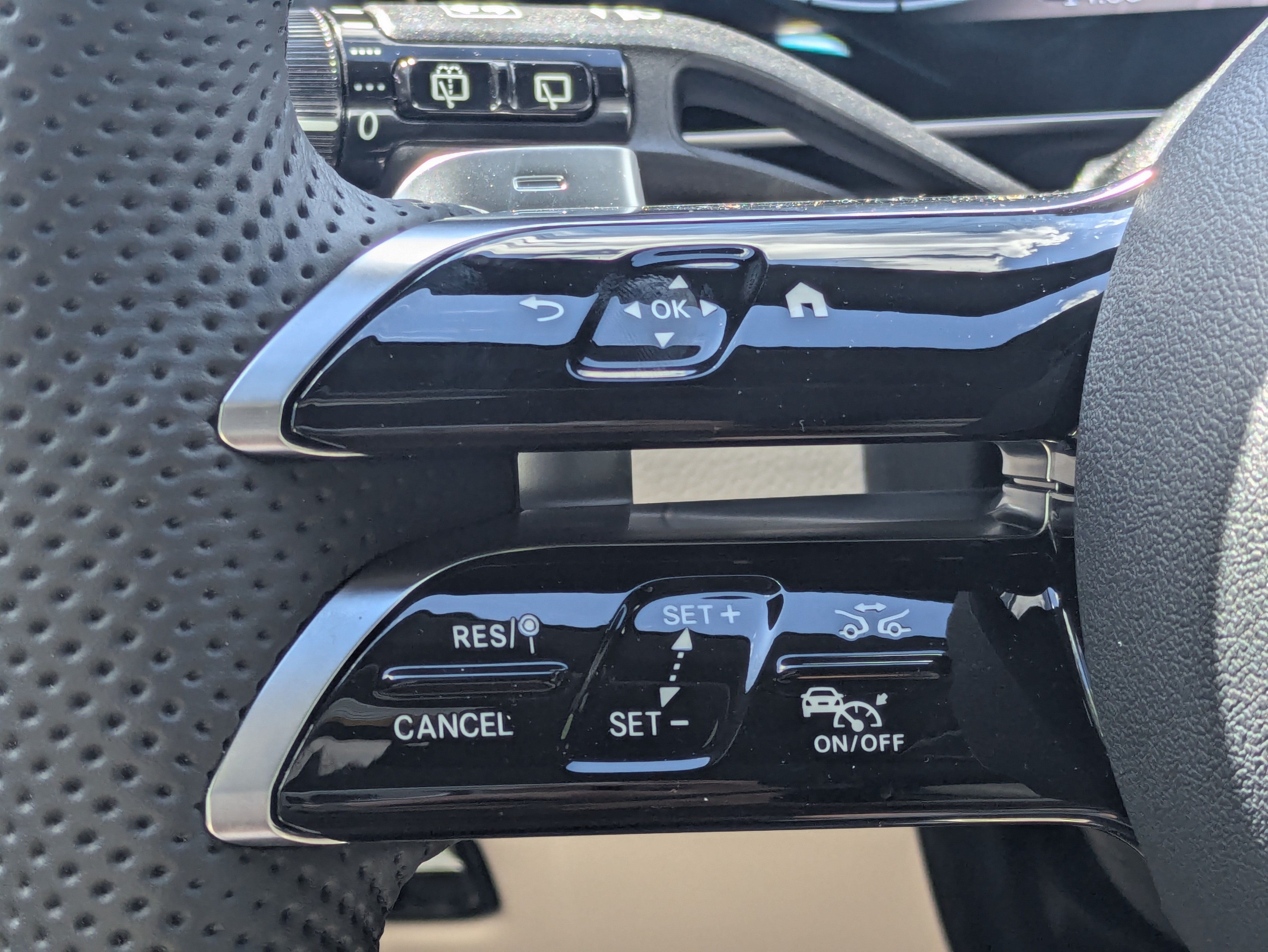 New 2027 Mercedes-Benz GLC 300 4MATIC image 24