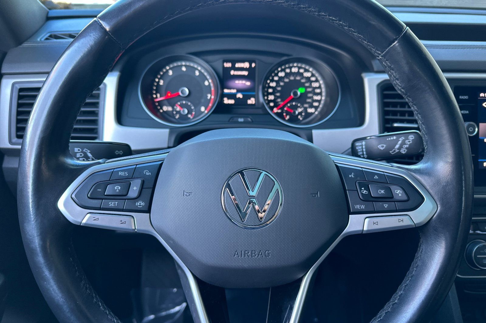 Used 2020 Volkswagen Atlas Cross Sport SE w/ Panoramic Sunroof Package image 26