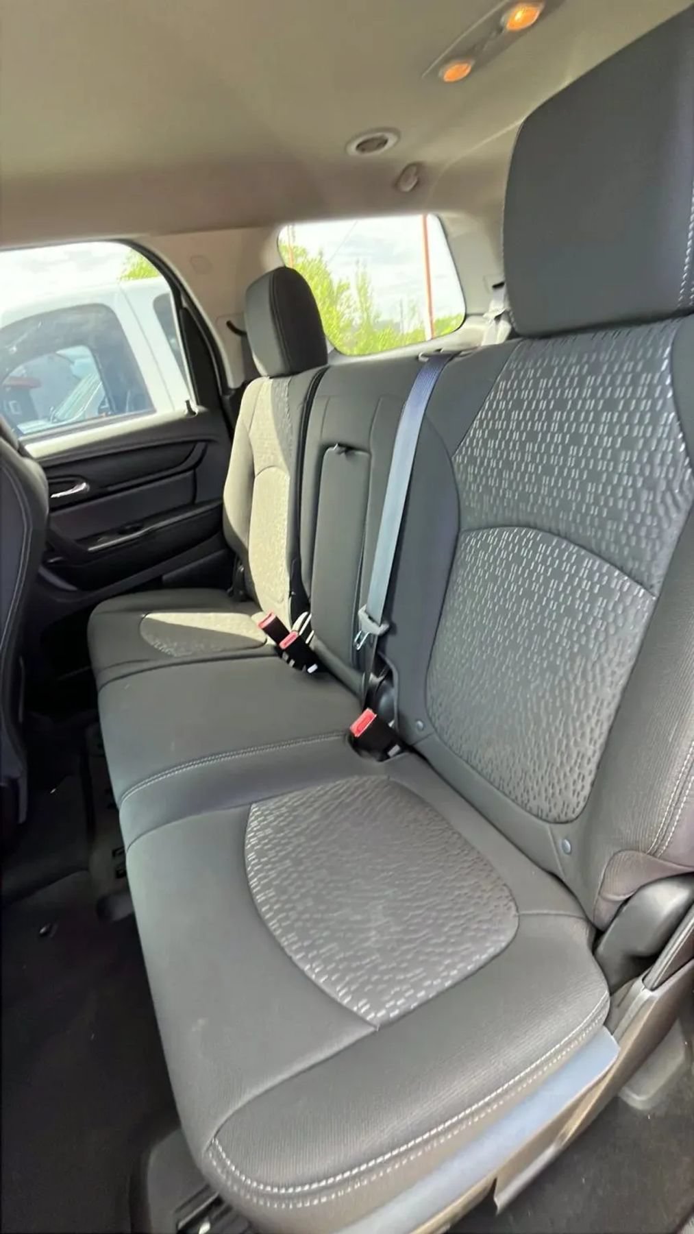 Used 2014 GMC Acadia SLE FWD image 8