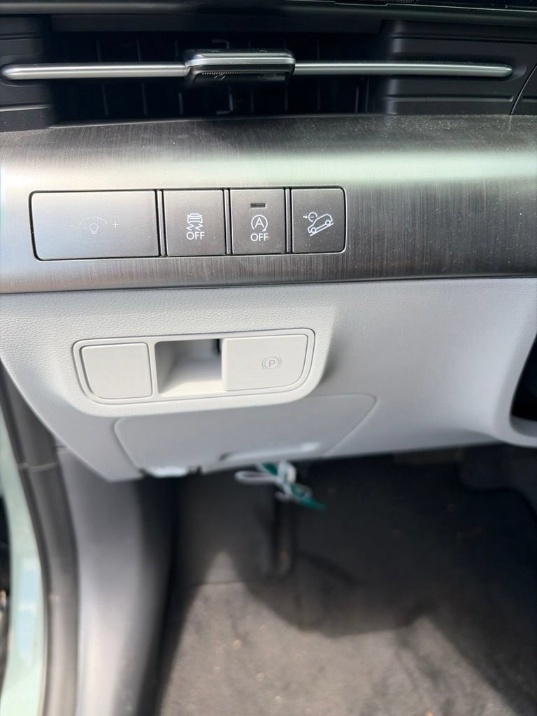 Used 2026 Hyundai Kona SE AWD/4WD image 12