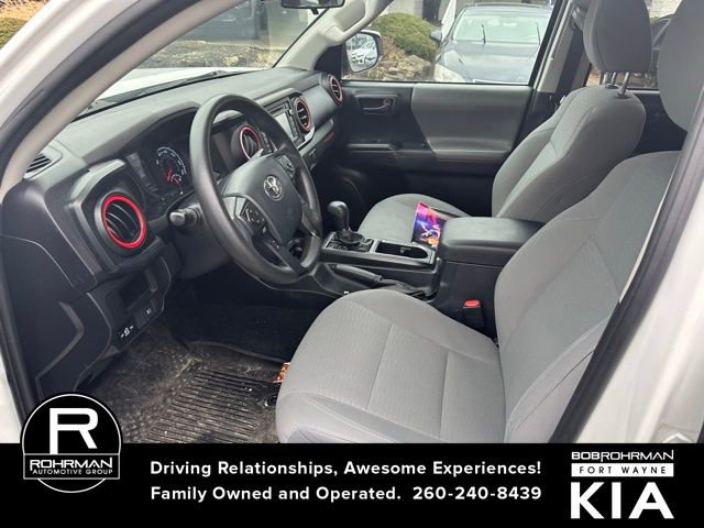 Used 2019 Toyota Tacoma SR image 10