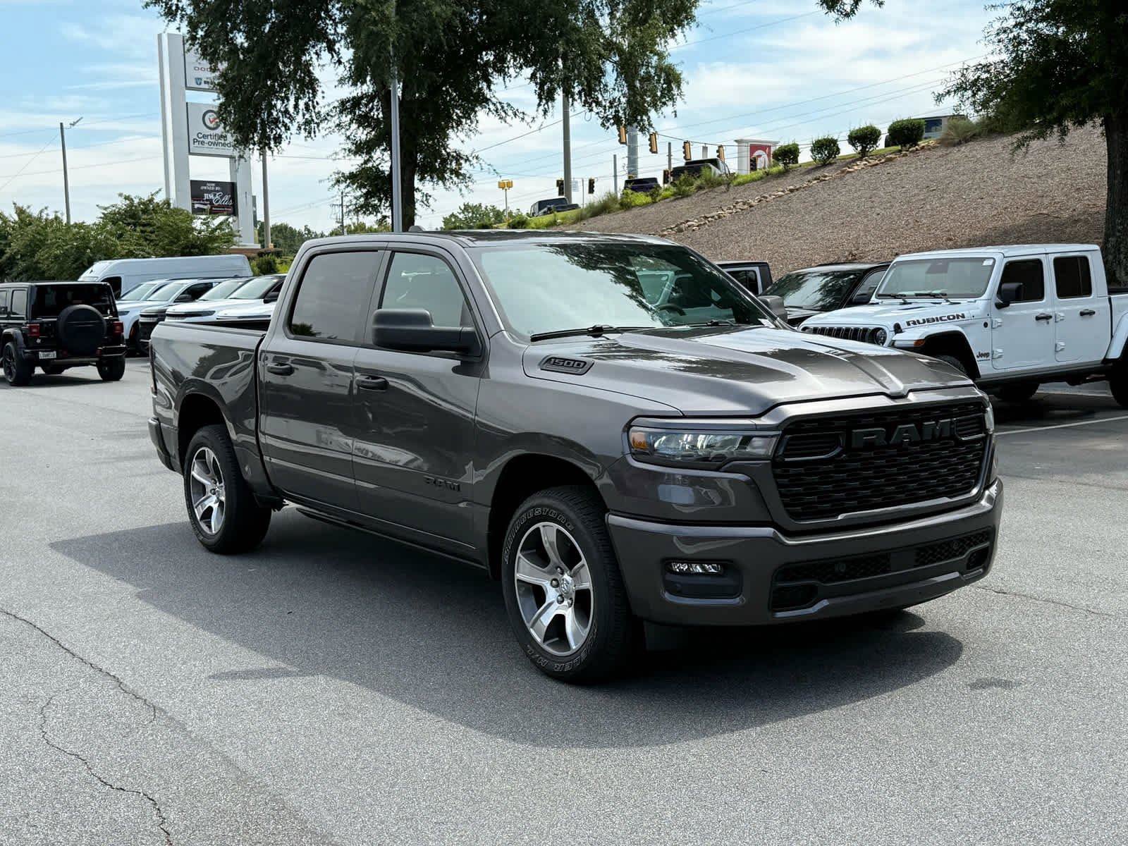 Used 2026 RAM 1500 Express RWD image 7