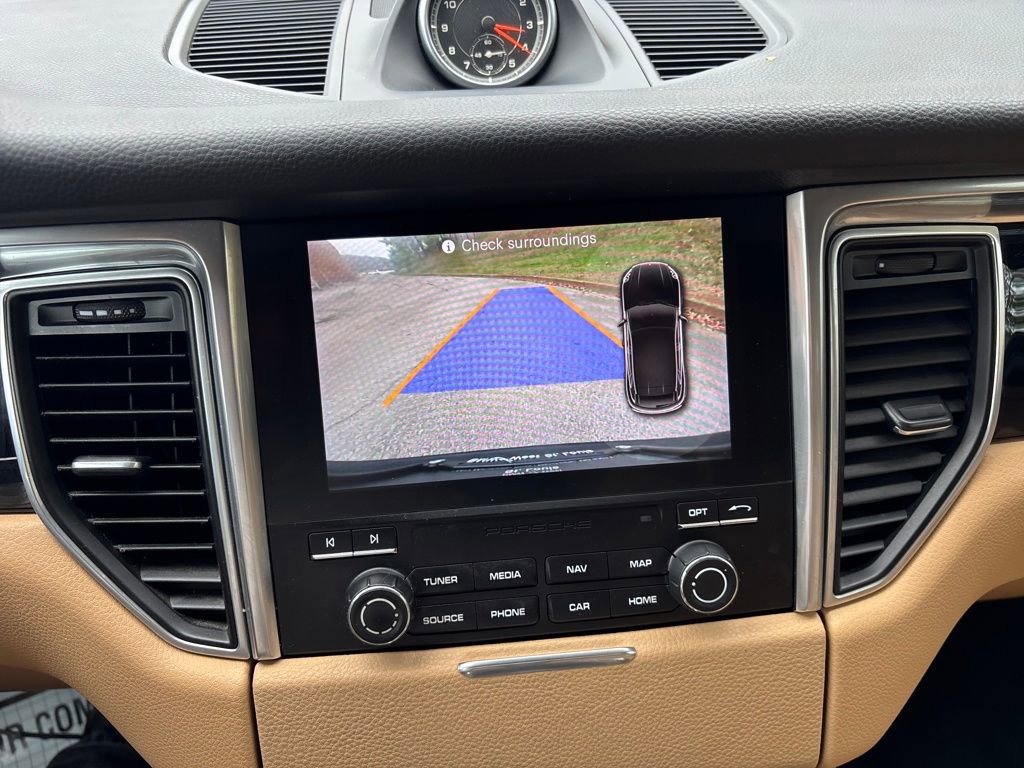Used 2018 Porsche Macan image 21
