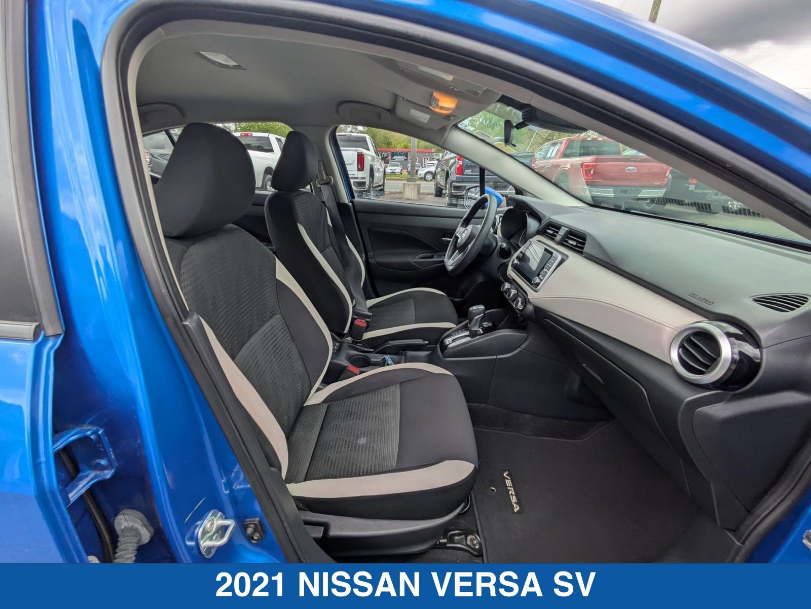 Used 2021 Nissan Versa SV FWD image 34