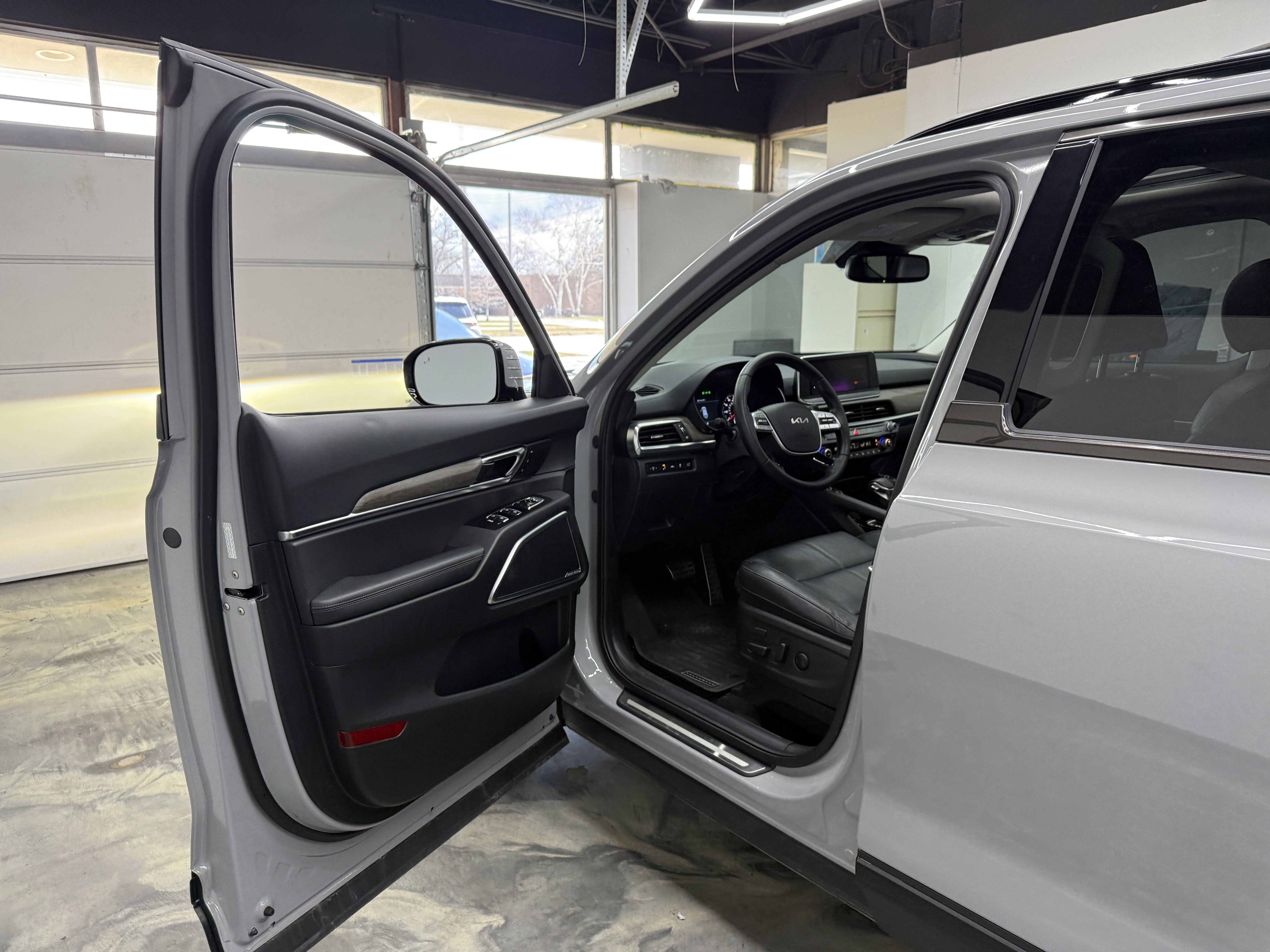 Used 2022 Kia Telluride SX image 9