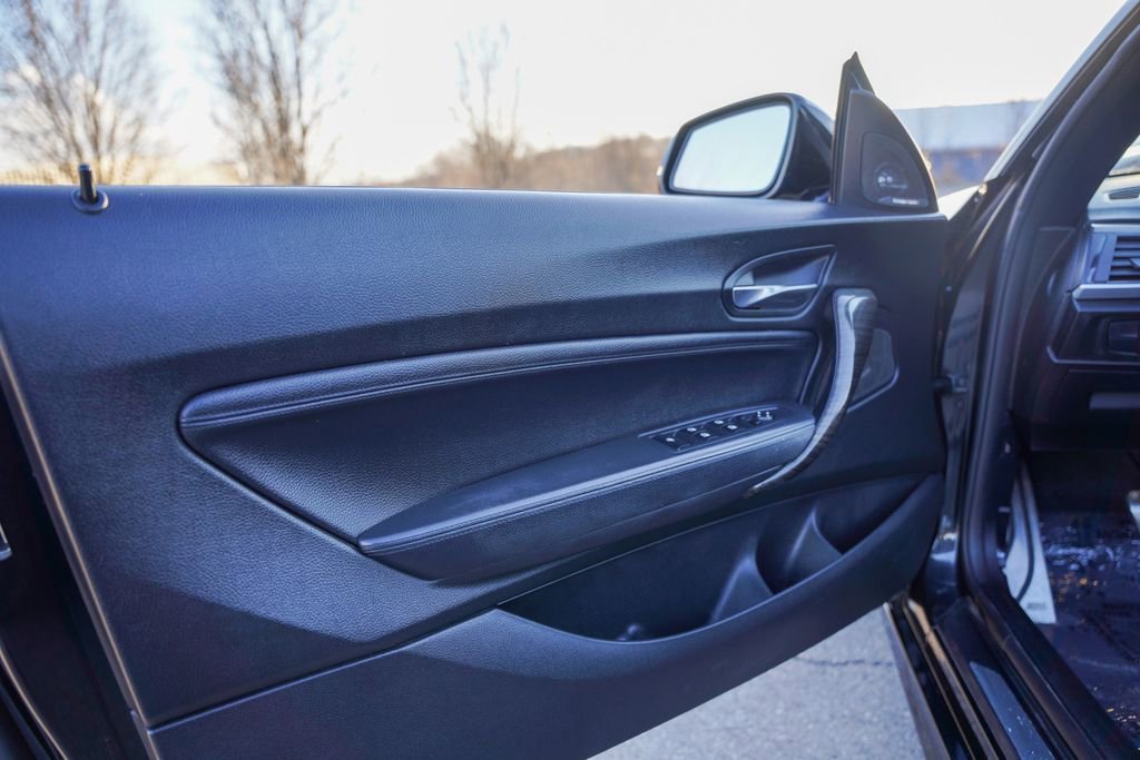 Used 2015 BMW M235i Convertible image 16