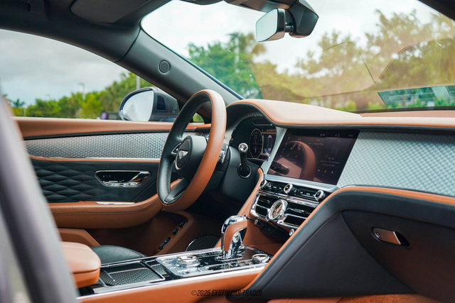 Used 2022 Bentley Flying Spur Plug-In Hybrid image 71