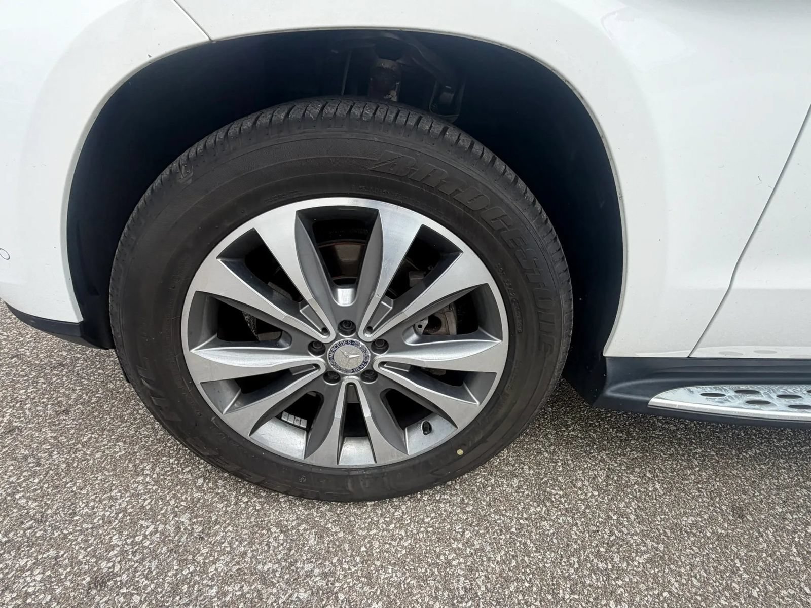 Used 2015 Mercedes-Benz GL 450 4MATIC image 32