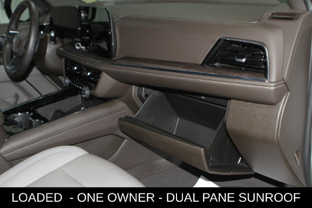 Used 2025 Chevrolet Tahoe Z71 w/ Comfort Package AWD/4WD image 28