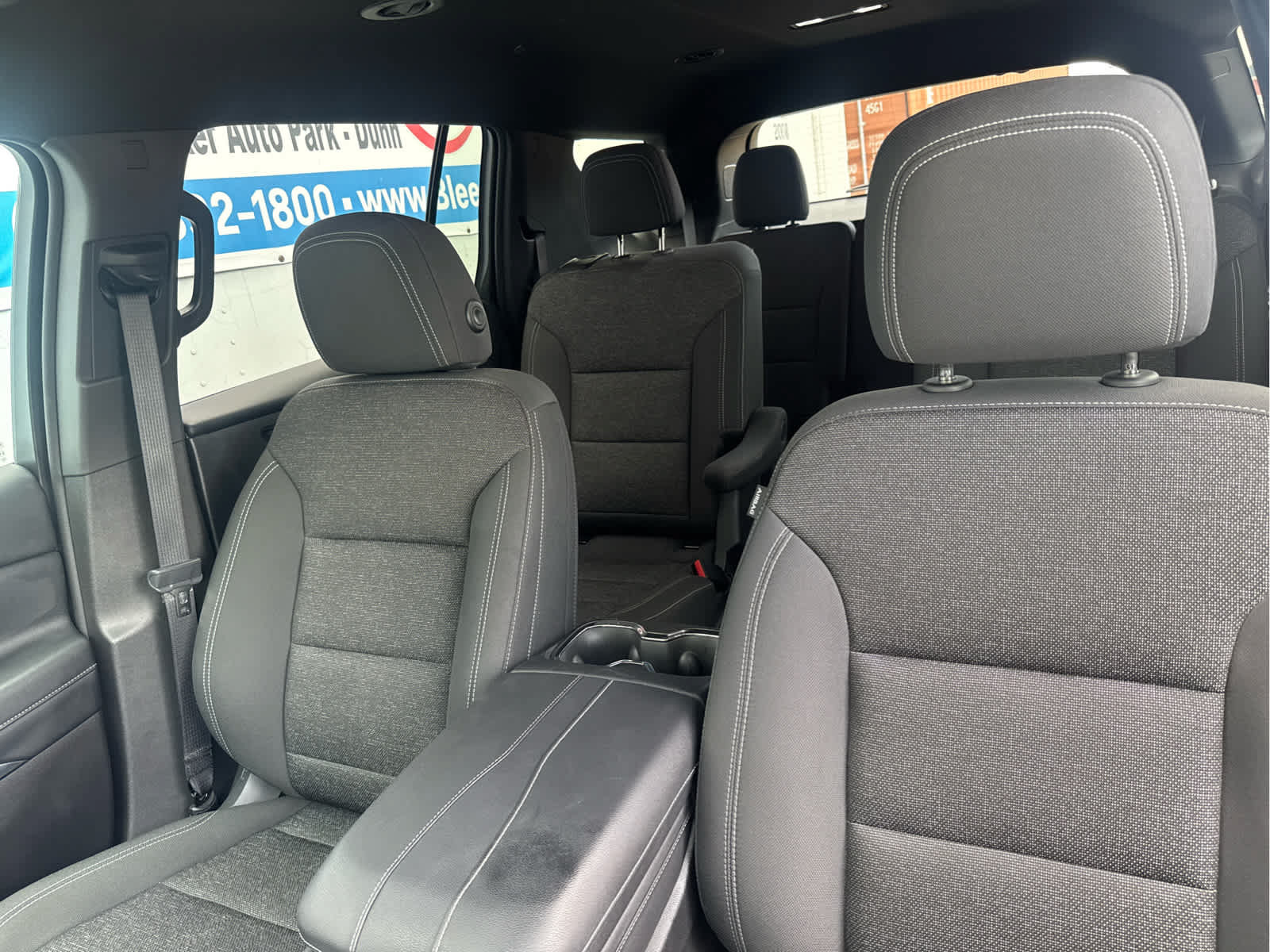 Used 2025 Chevrolet Traverse LT w/ Driver Confidence Package FWD image 32