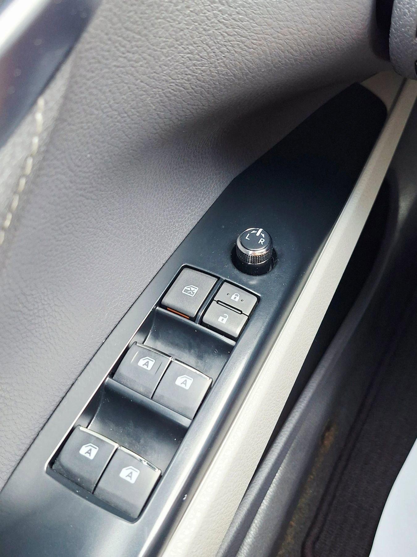 Used 2018 Toyota Camry XSE w/ Driver Assist Package FWD image 27