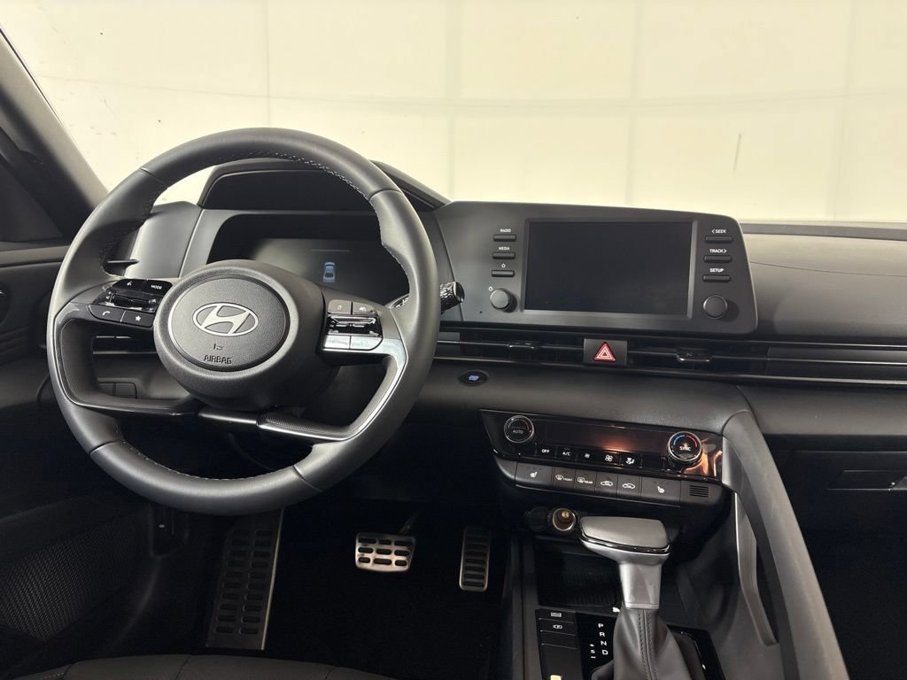New 2026 Hyundai Elantra SEL Sport FWD image 22