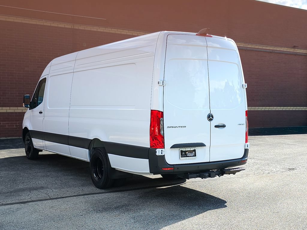 Used 2025 Mercedes-Benz Sprinter 4500 w/ Parking Package image 19