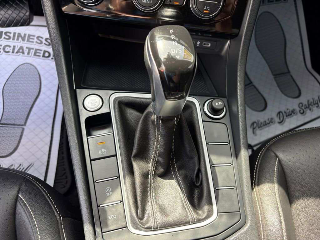 Certified 2024 Volkswagen Jetta SE image 18