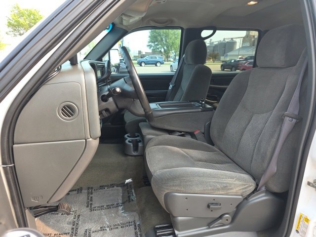 Used 2006 Chevrolet Silverado 2500 LT w/ Heavy-Duty Power Package image 11