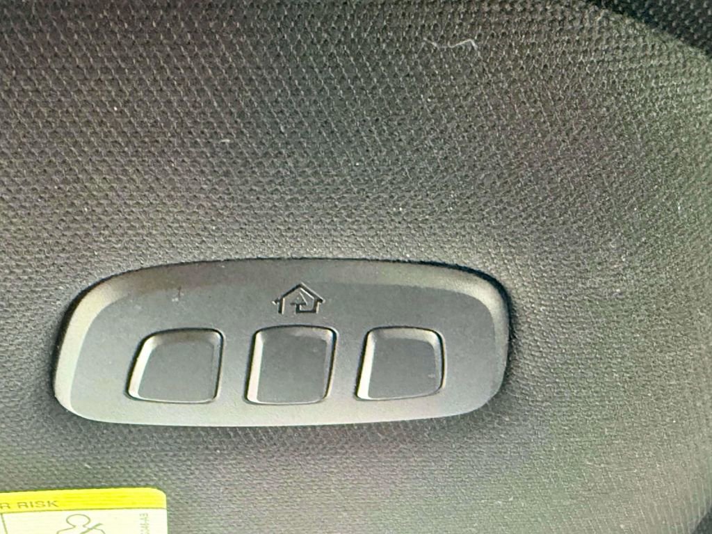 Used 2019 Lincoln Navigator L Select AWD/4WD image 32