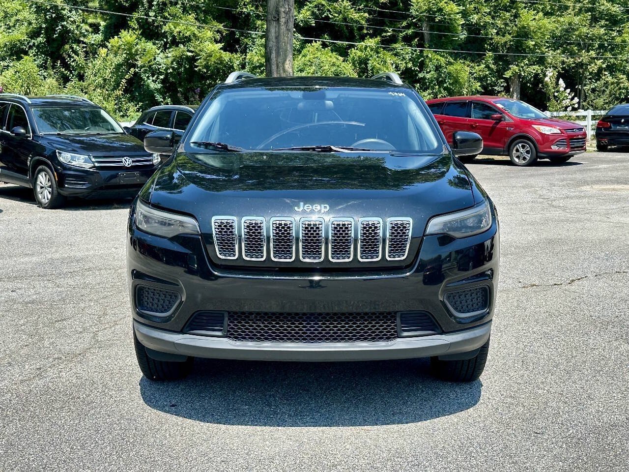 Used 2020 Jeep Cherokee Latitude FWD image 2