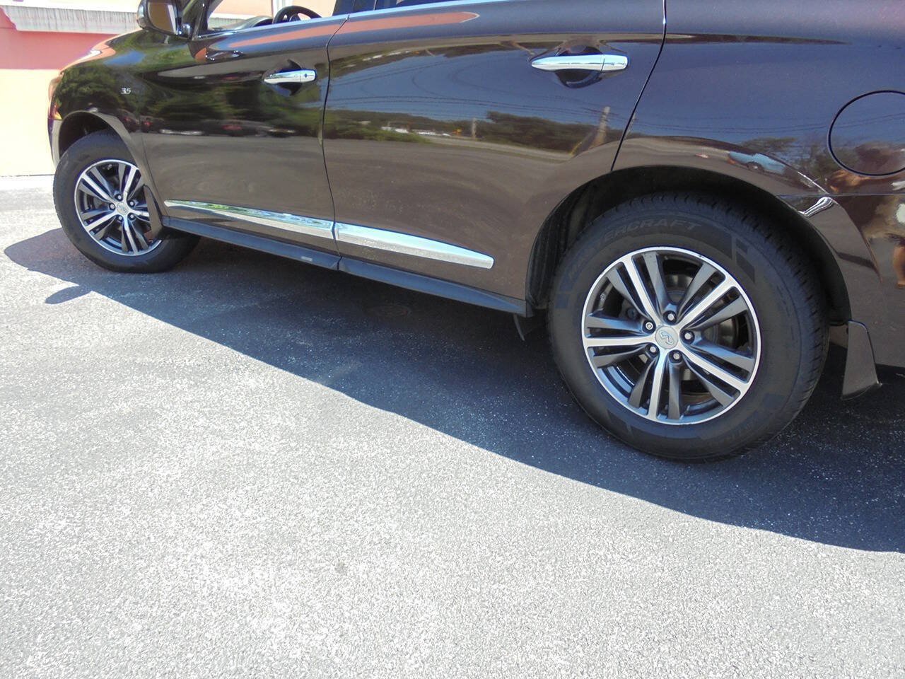 Used 2019 INFINITI QX60 Luxe w/ Essential Package AWD/4WD image 25