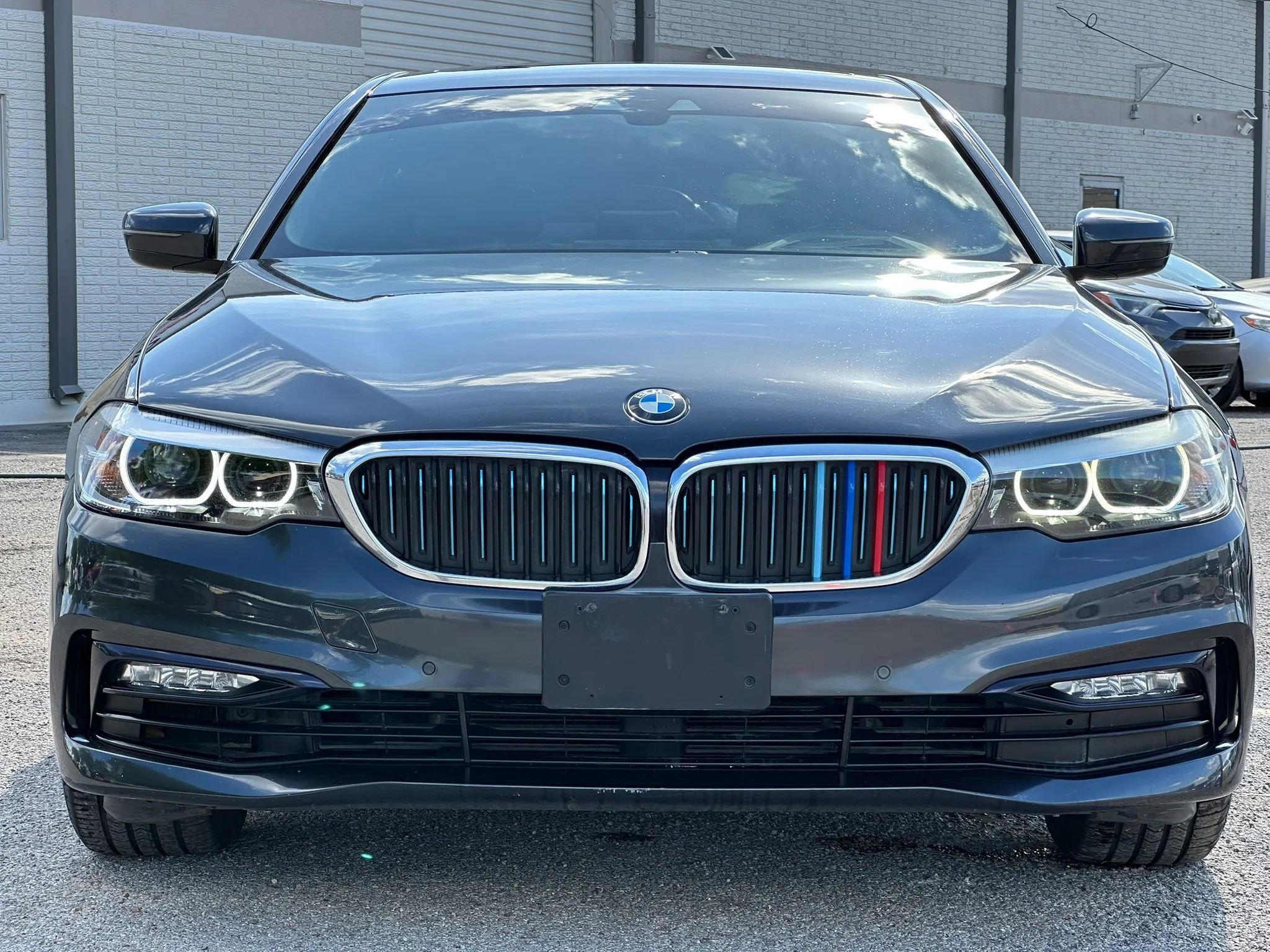 Used 2018 BMW 530e w/ Premium Package 2 image 10