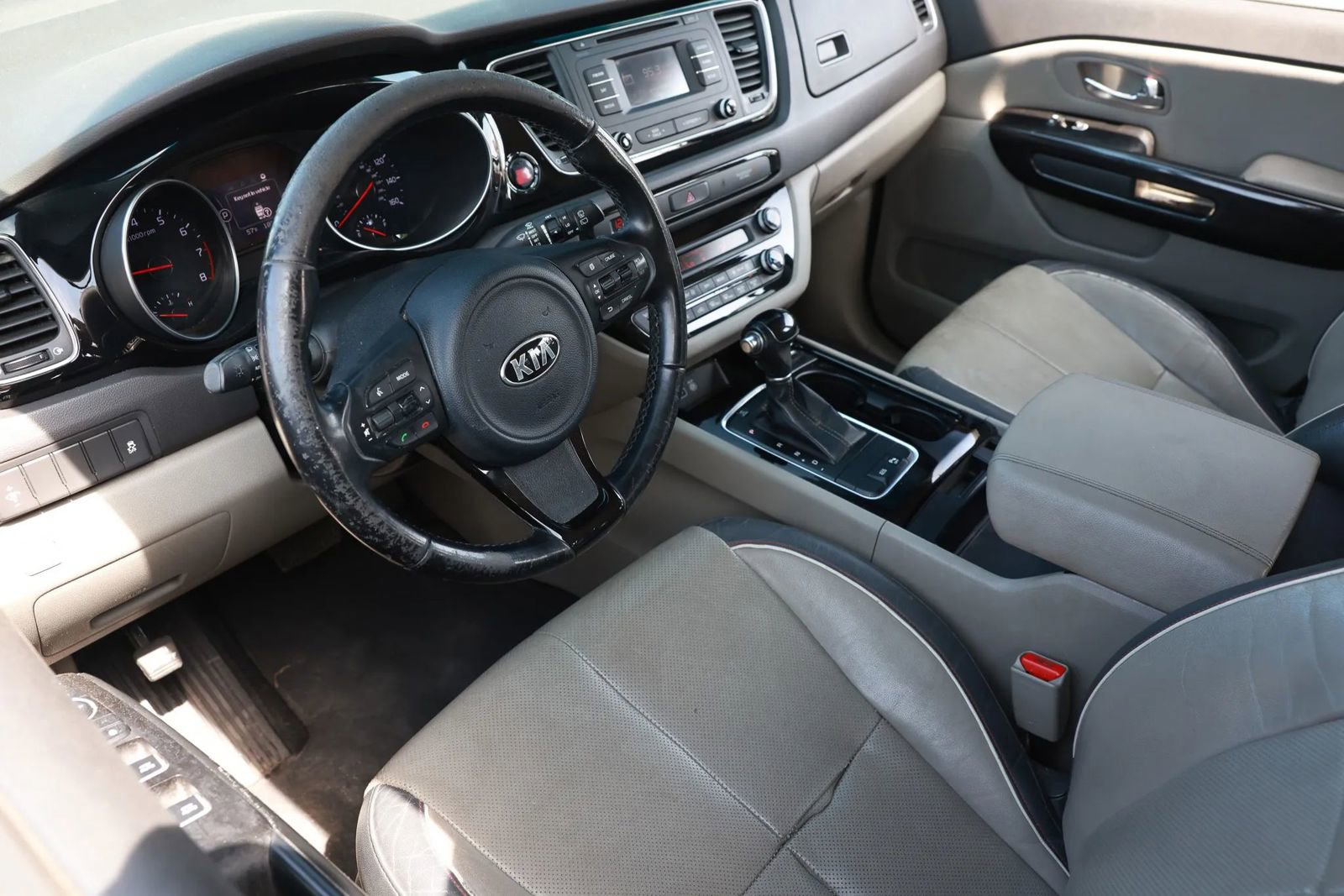 Used 2015 Kia Sedona EX image 13