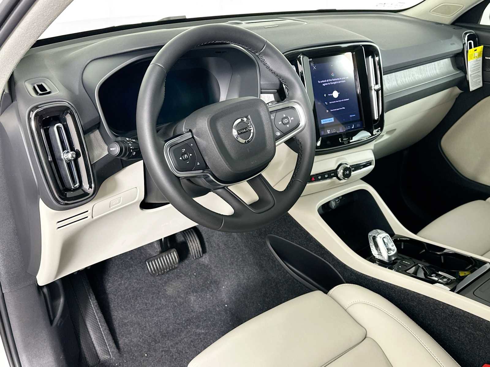 New 2026 Volvo XC40 B5 Ultra w/ Climate Package image 9