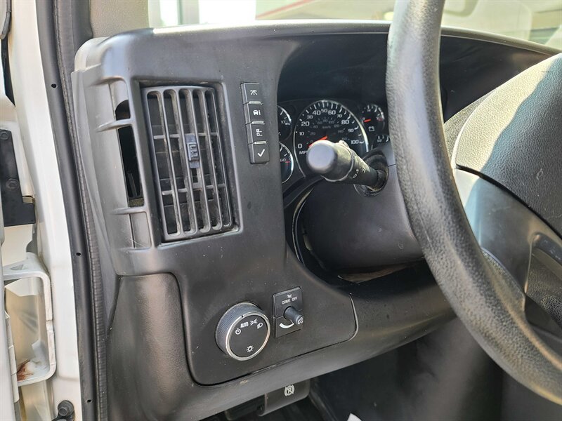 Used 2015 Chevrolet Express 2500 RWD image 20