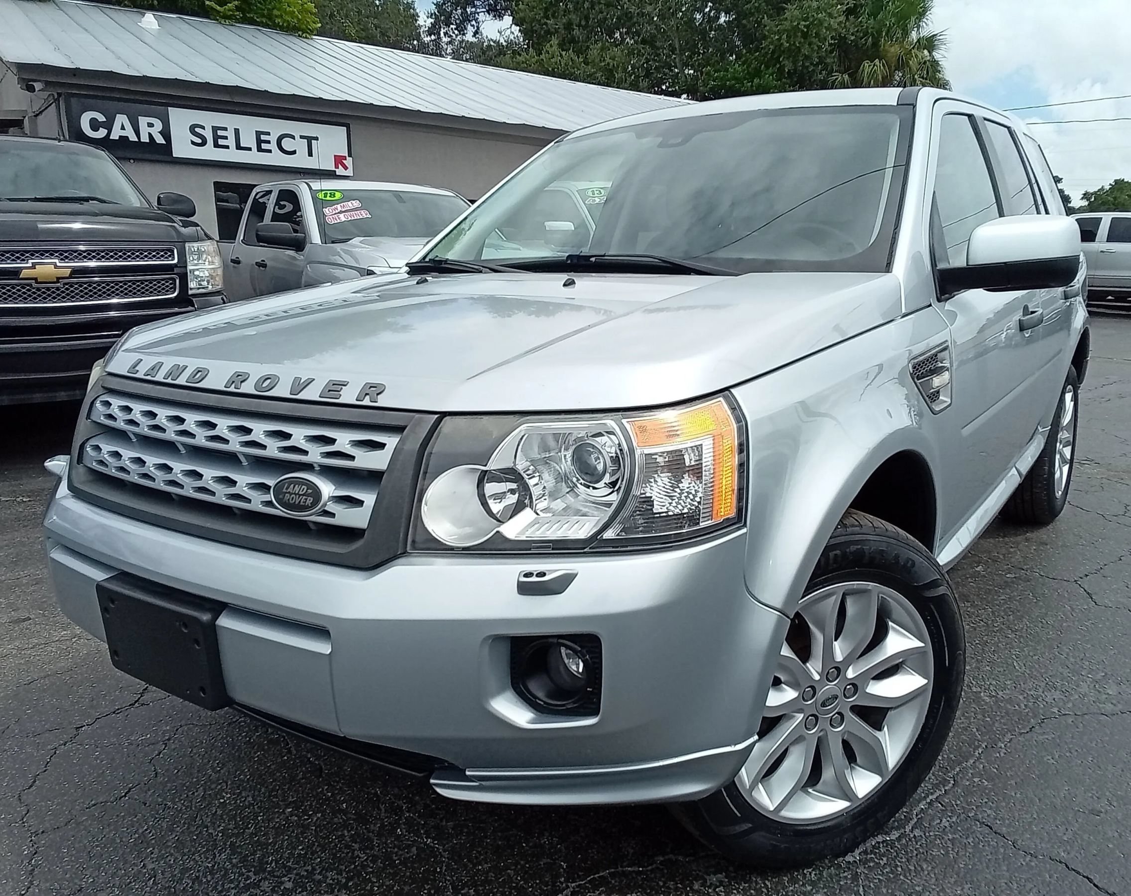 Used 2011 Land Rover LR2 HSE AWD/4WD image 1
